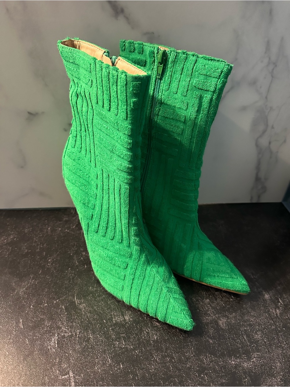 NWOT Mixx Shuz Bright Green Textured Pointed-Toe Ankle Boots
